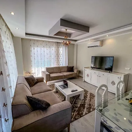 Appartement Spacious Flat At The Pool, Huge Balcony, 2 Bedroom *