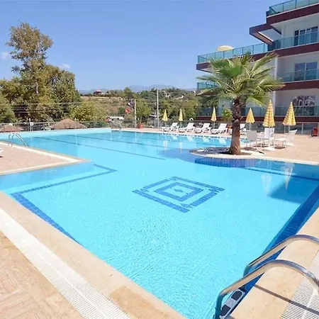 Spacious Flat At The Pool, Huge Balcony, 2 Bedroom Appartement