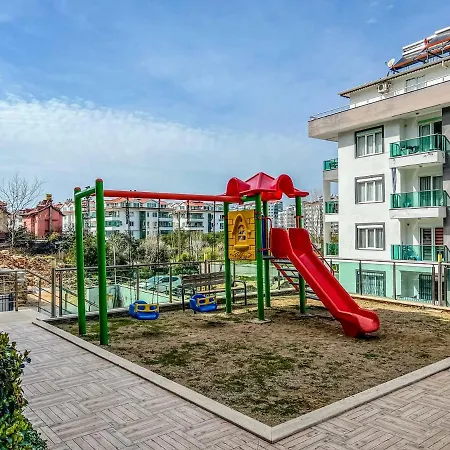 Spacious Flat At The Pool, Huge Balcony, 2 Bedroom Appartement Alanya